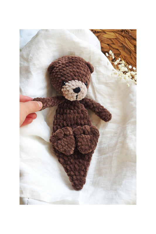 Cuddly Otter made of Plush yarn