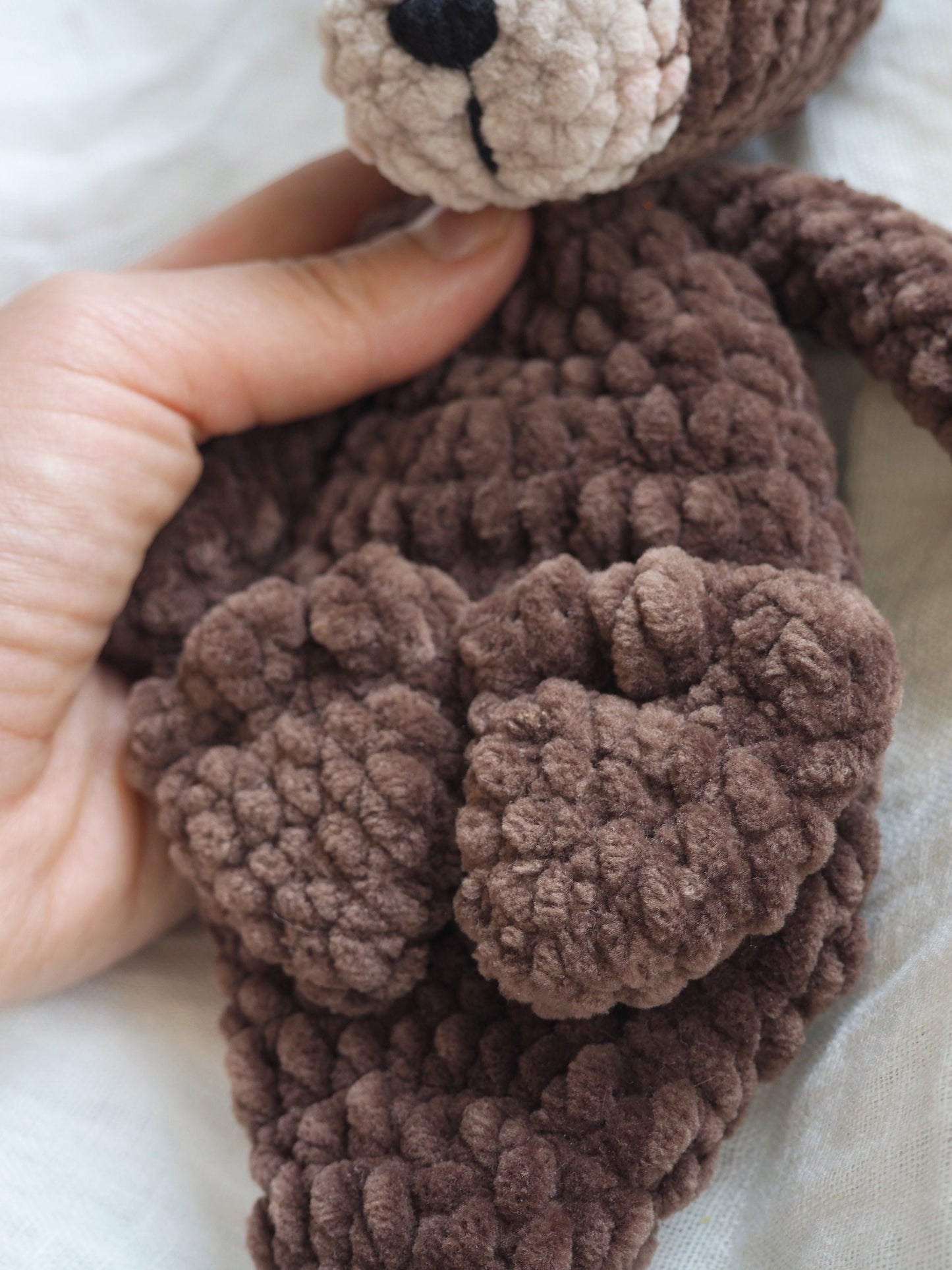 Cuddly Otter made of Plush yarn