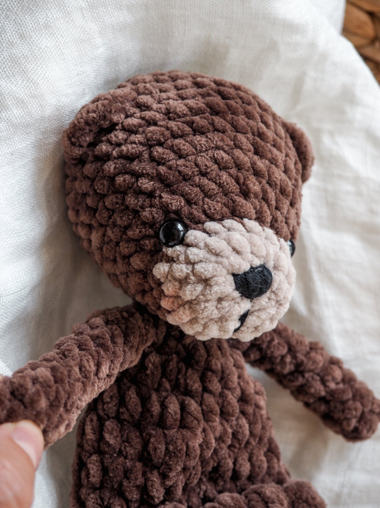 Cuddly Otter made of Plush yarn
