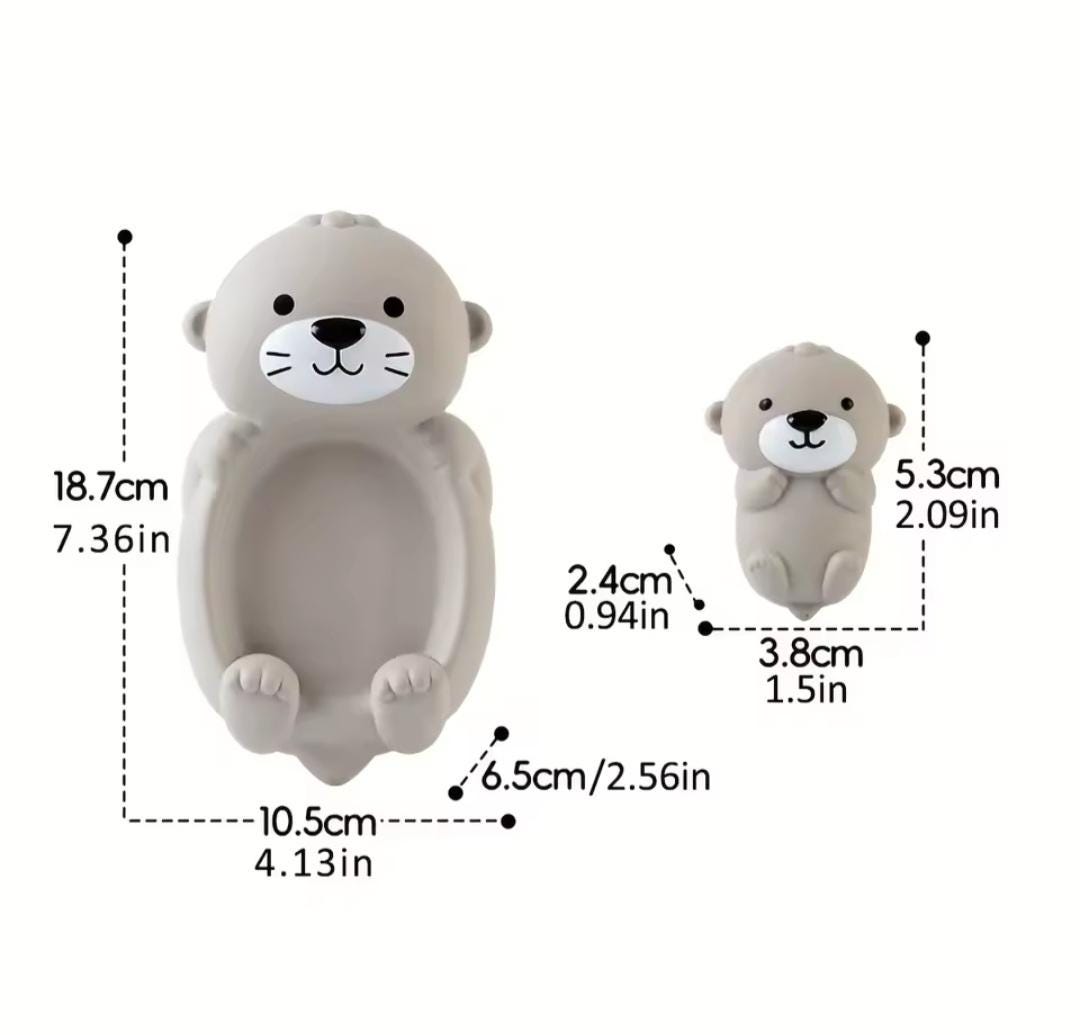 Otter family bath toy